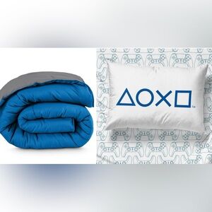 Matching Blue & Gray Reversible
Comforter & PLAYSTATION Sheet Set